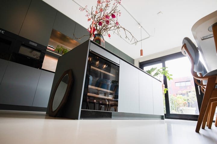 Photo 10 of Annie Boshof 6