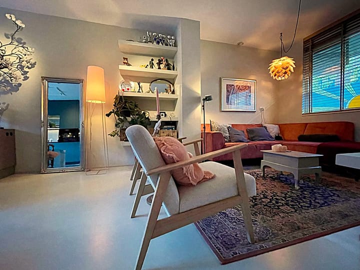 Photo 17 of Annie Boshof 6