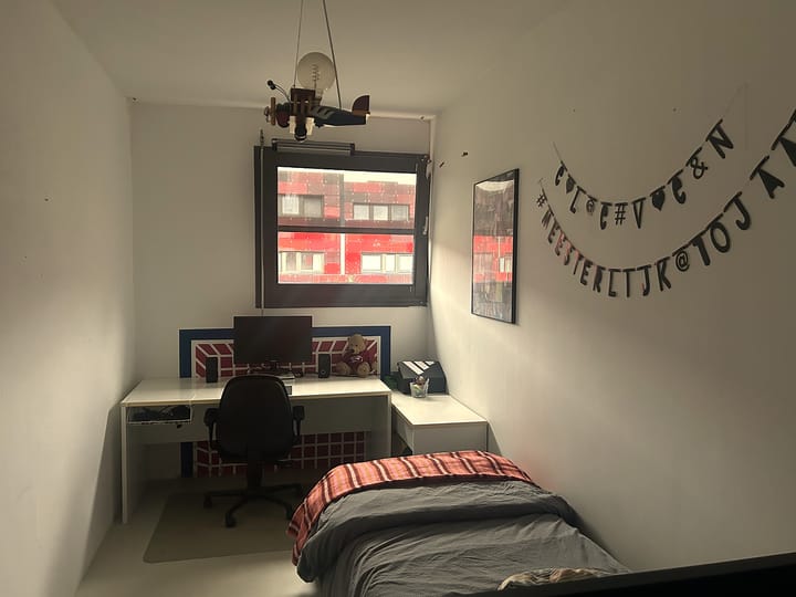 Photo 20 of Annie Boshof 6