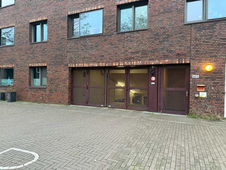 Photo 32 of Annie Boshof 6