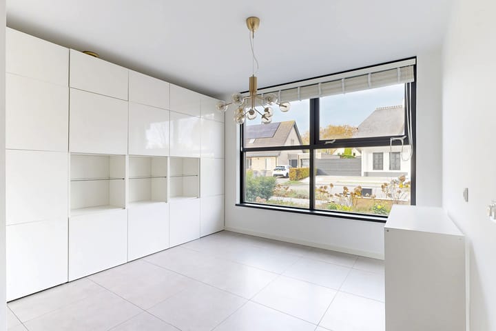 Photo 11 of Korenbloem 7