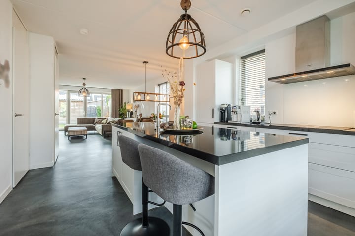 Photo 14 of Jan Heurkensstraat 8