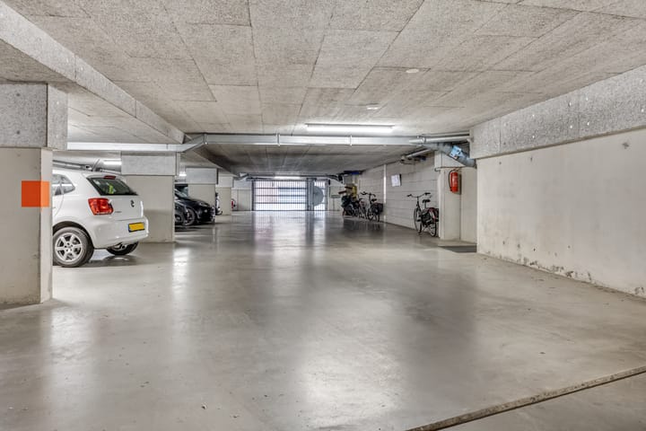 Photo 60 of Meester Linssenhof 25