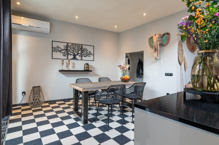 Photo 10 of Nummer II-Straat 36