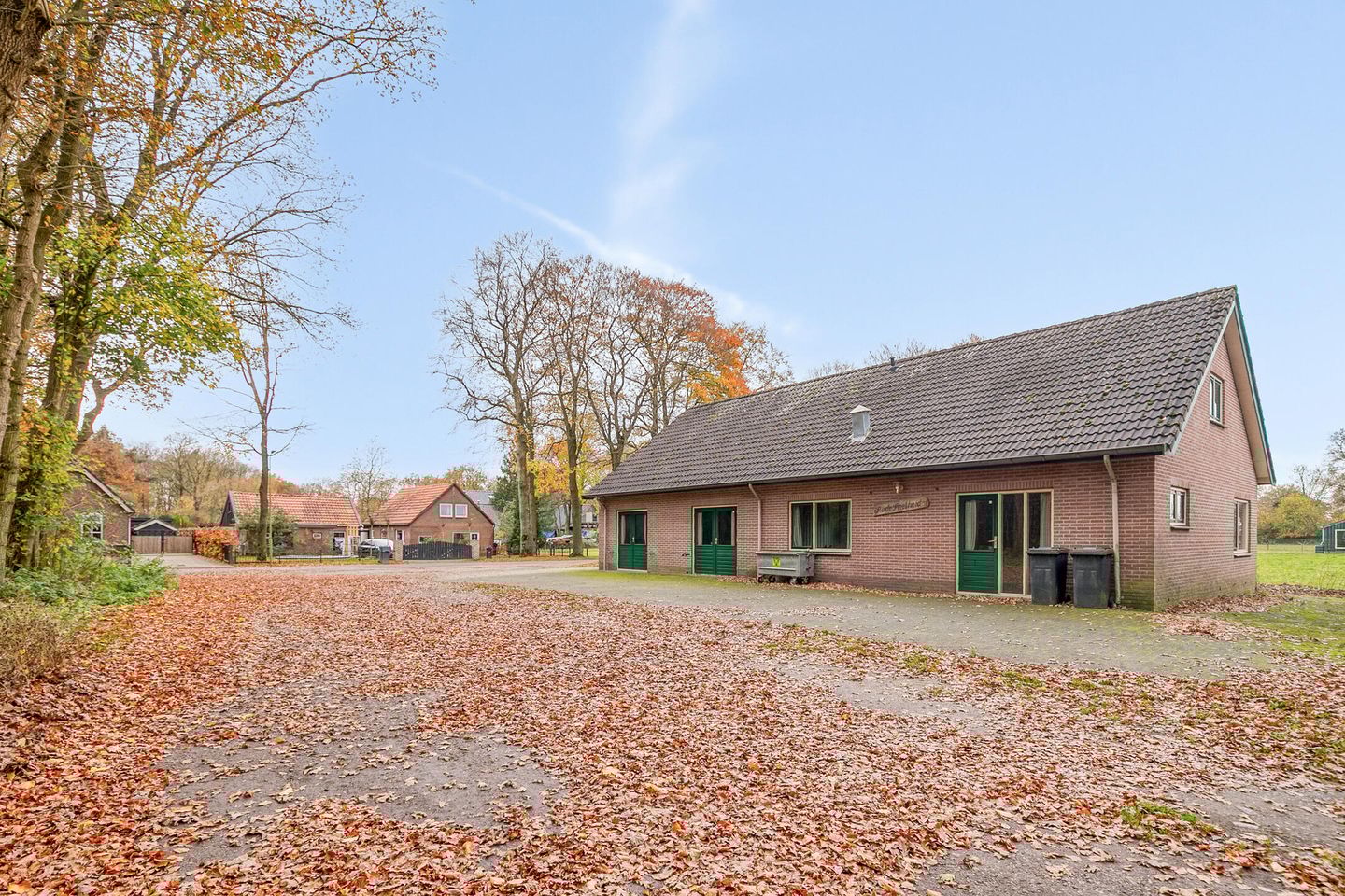 Bekijk foto 1 van Stuivezandsweg 6