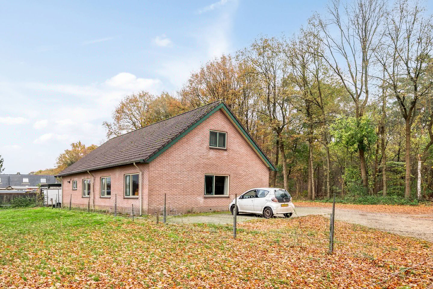 Bekijk foto 2 van Stuivezandsweg 6