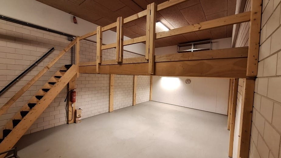 Bekijk foto 2 van Van IJsendijkstraat 150-H