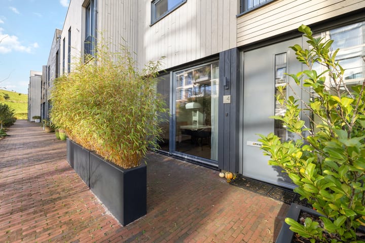 Photo 3 of Rita Reyshof 4