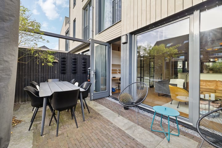 Photo 18 of Rita Reyshof 4