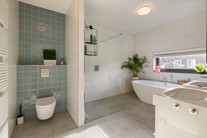 Photo 24 of Rita Reyshof 4