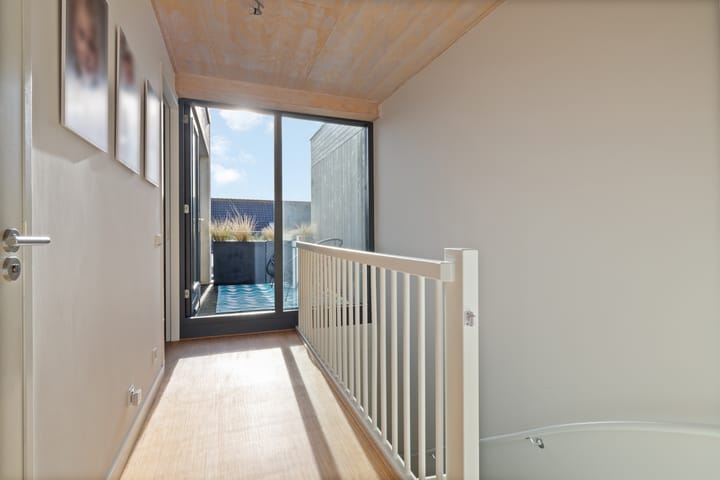 Photo 27 of Rita Reyshof 4