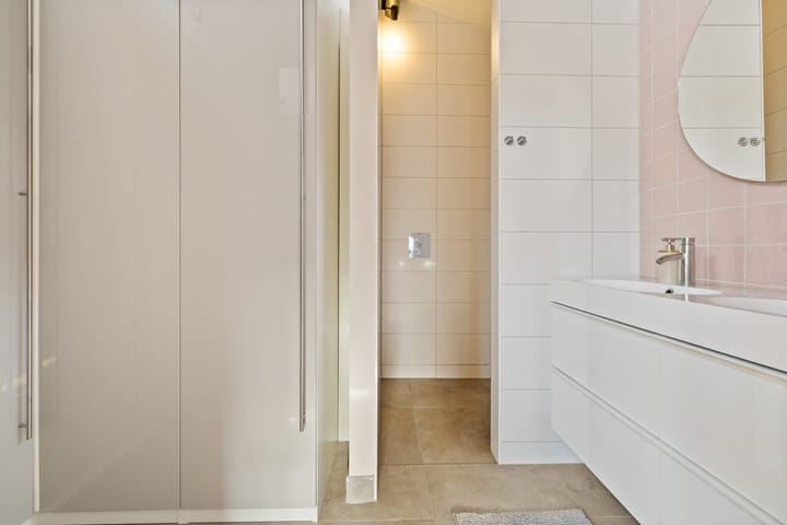 Photo 32 of Rita Reyshof 4