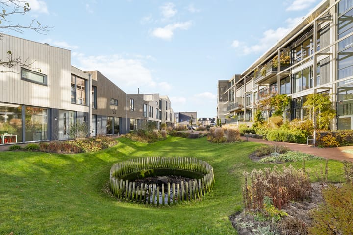 Photo 38 of Rita Reyshof 4