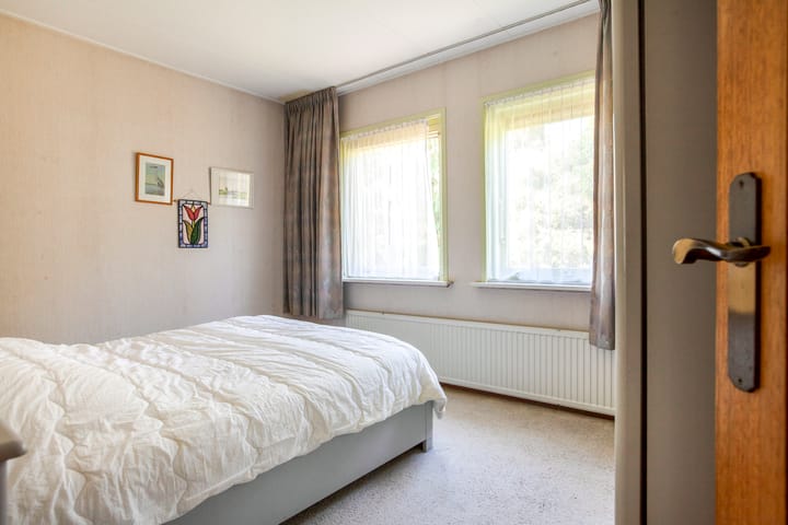 Foto 10 van Warmoeskade 7