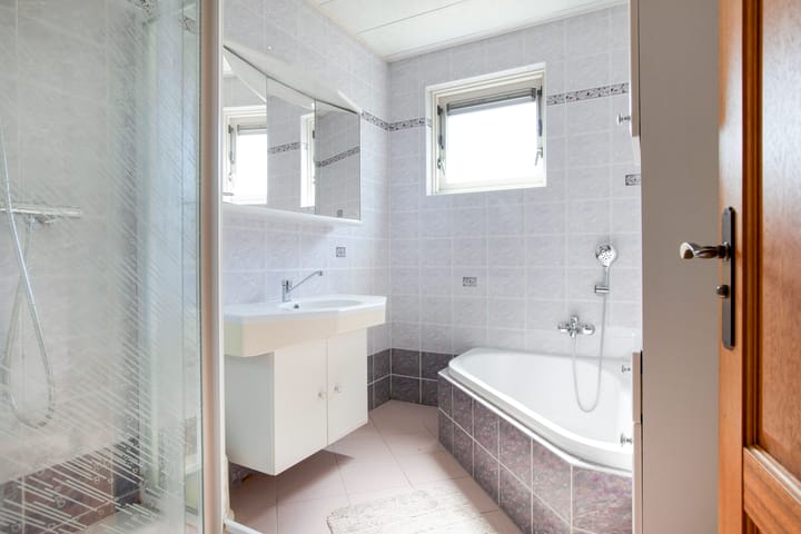 Foto 12 van Warmoeskade 7