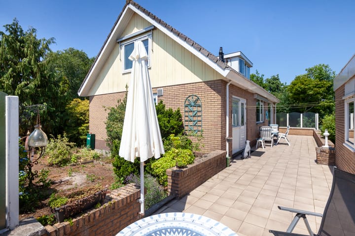 Foto 32 van Warmoeskade 7