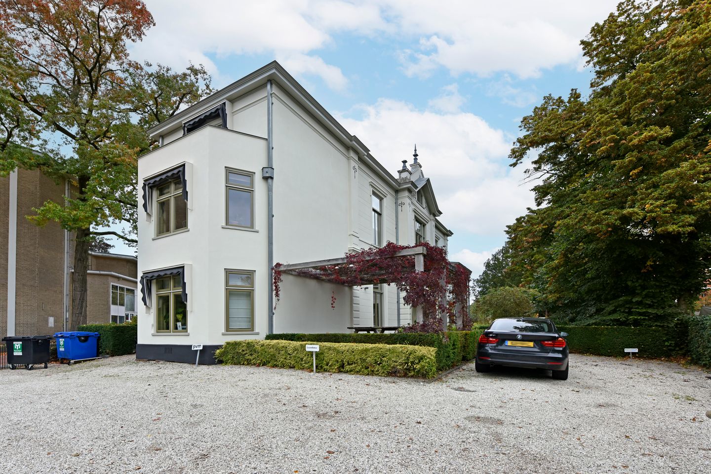 Bekijk foto 2 van Hoge Naarderweg 8