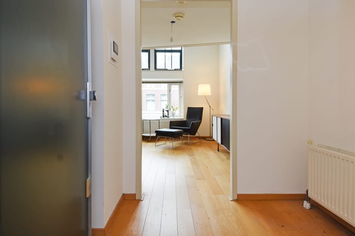 Photo 7 of Bilderdijkstraat 9-A