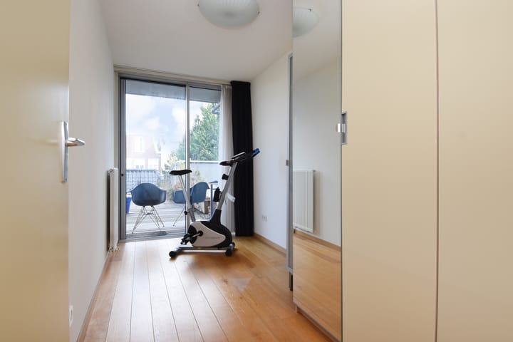 Photo 46 of Bilderdijkstraat 9-A