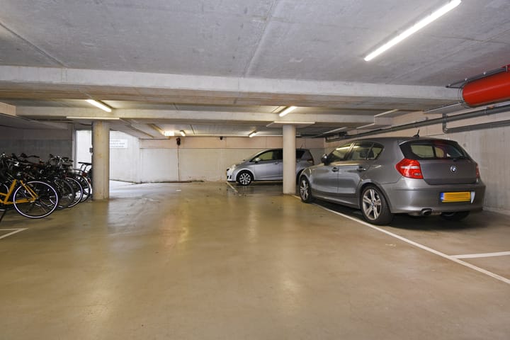 Photo 50 of Bilderdijkstraat 9-A