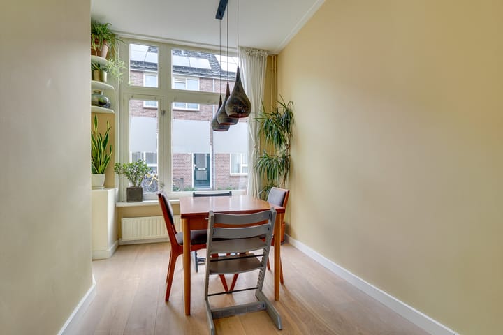 Foto 11 van Renstraat 5