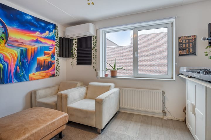 Photo 20 of Nassaustraat 1