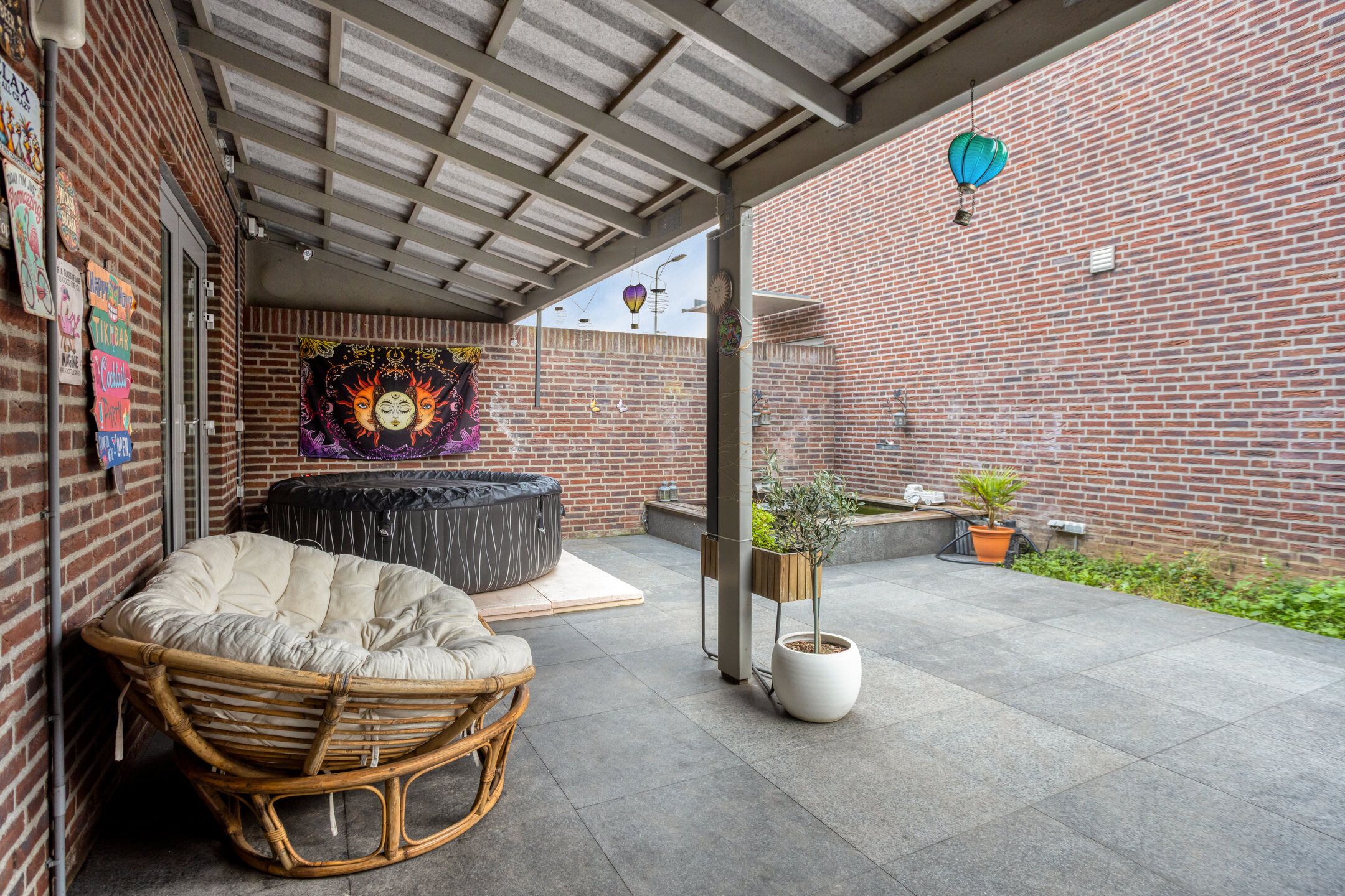 178.jpg?options=width=2160