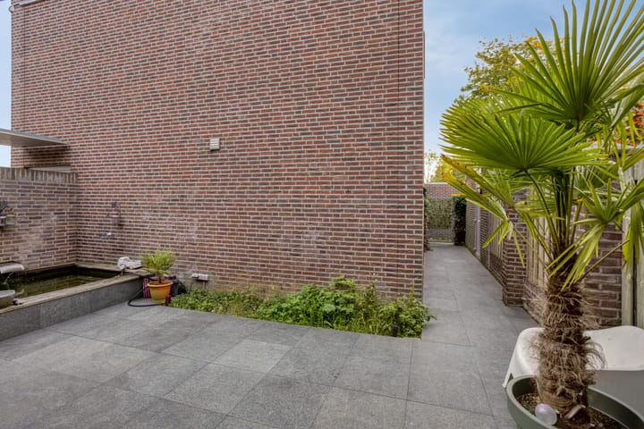 Photo 30 of Nassaustraat 1