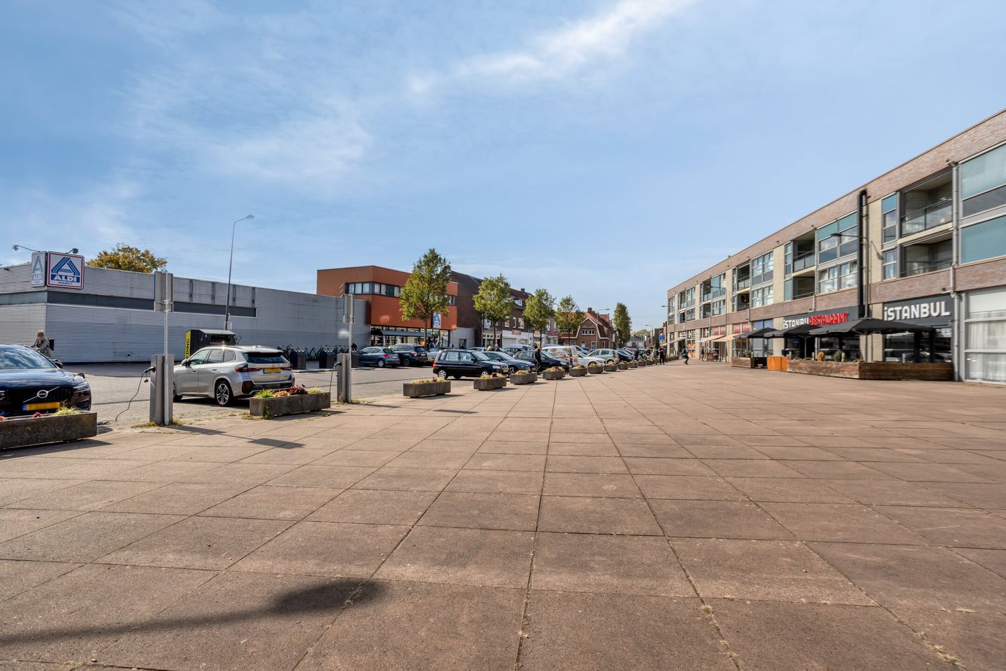 Photo 35 of Nassaustraat 1