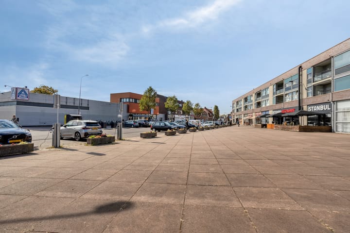 Photo 35 of Nassaustraat 1