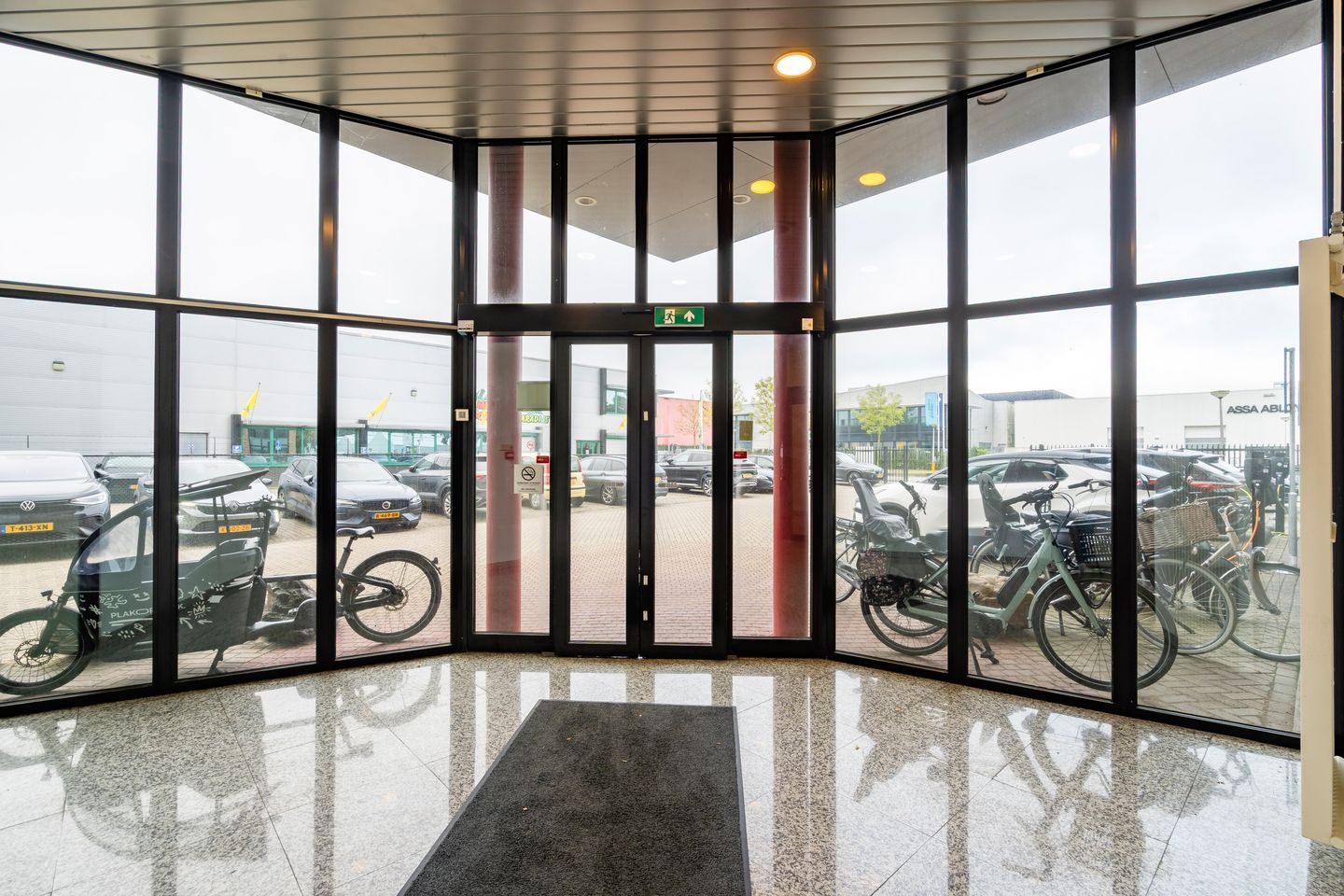 Bekijk foto 2 van Spaceshuttle 22