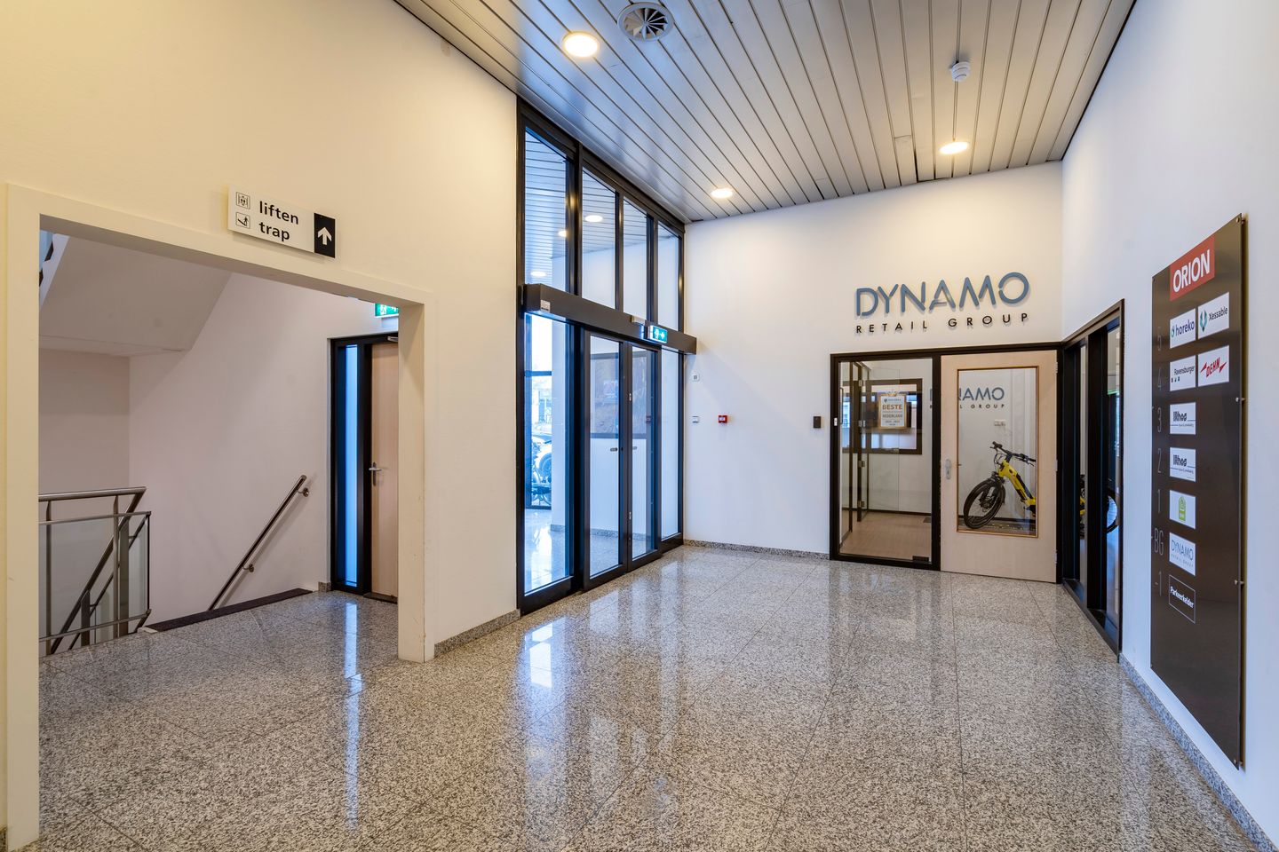 Bekijk foto 4 van Spaceshuttle 22