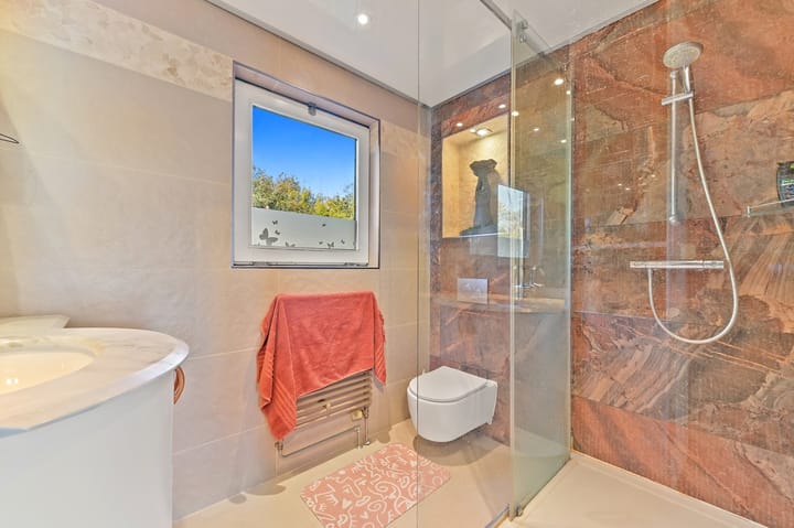 Photo 31 of Raad van Europalaan 43