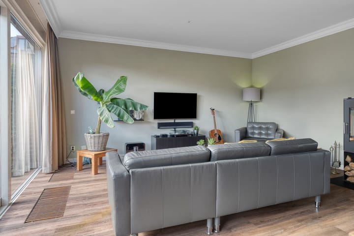 Photo 14 of Marga Klompéland 13