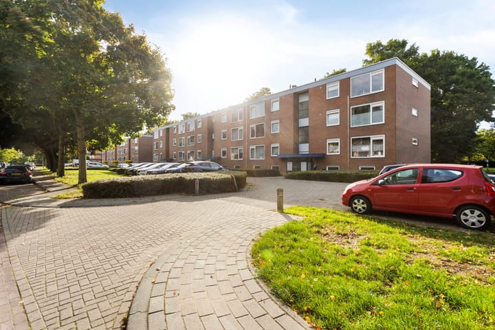 Photo 2 of Leliestraat 12