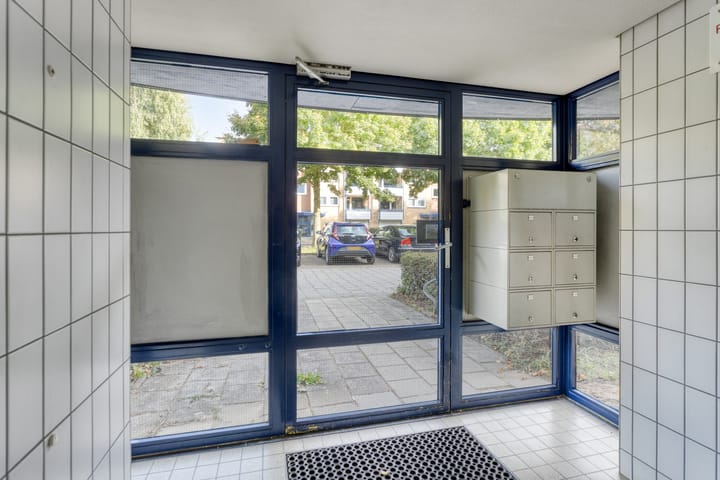 Photo 4 of Leliestraat 12