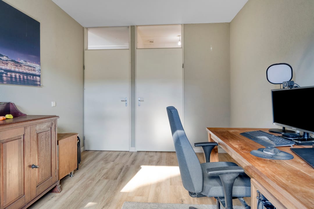 Photo 22 of Marga Klompéland 13