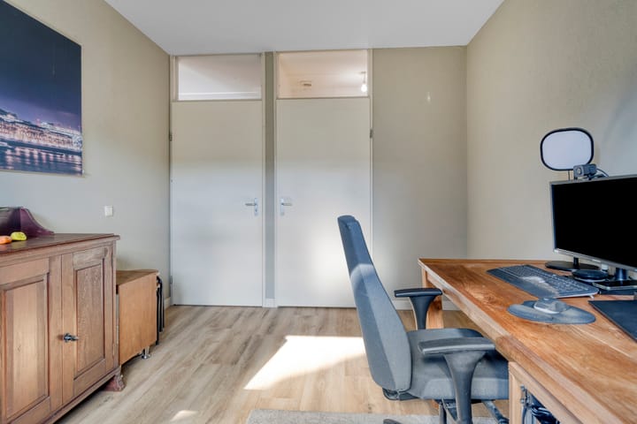 Photo 22 of Marga Klompéland 13