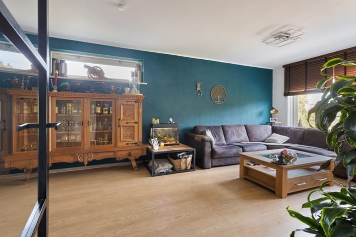 Photo 8 of Leliestraat 12