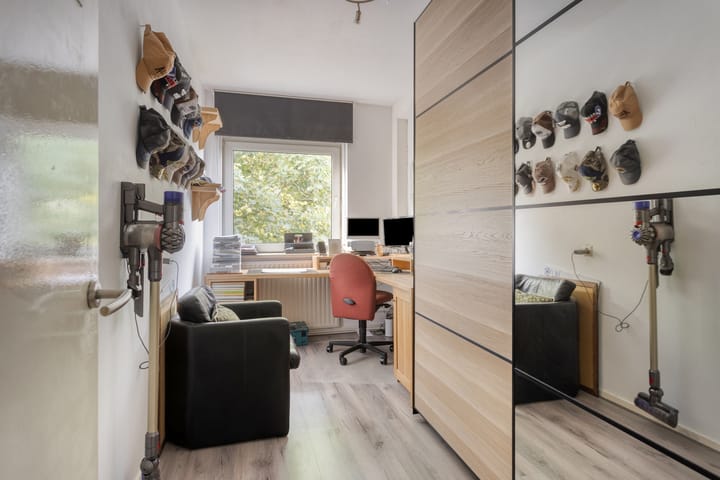 Photo 22 of Leliestraat 12