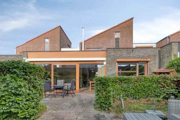 Photo 41 of Marga Klompéland 13