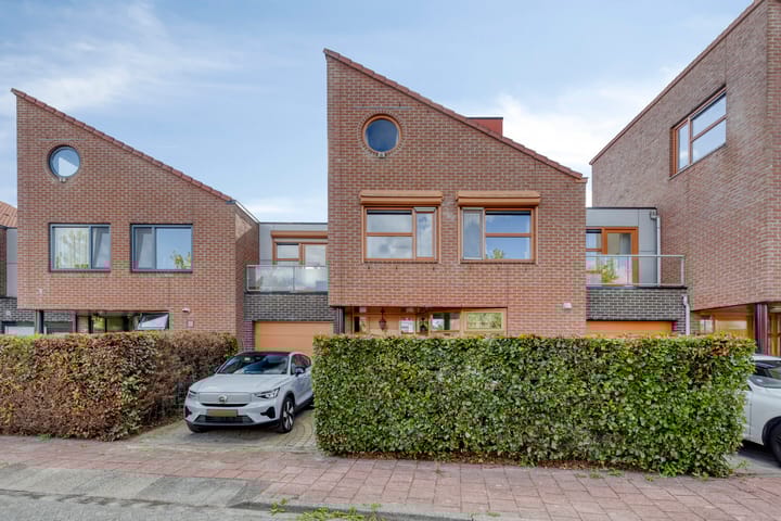 Marga Klompéland 13 main image