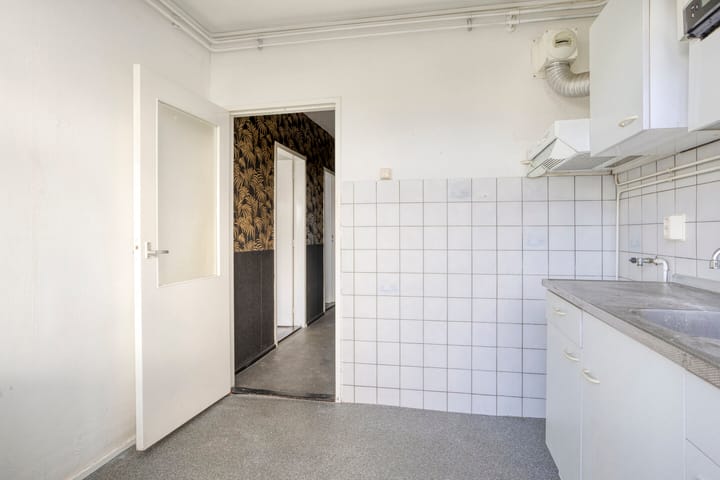 Photo 11 of Schaepmanstraat 175