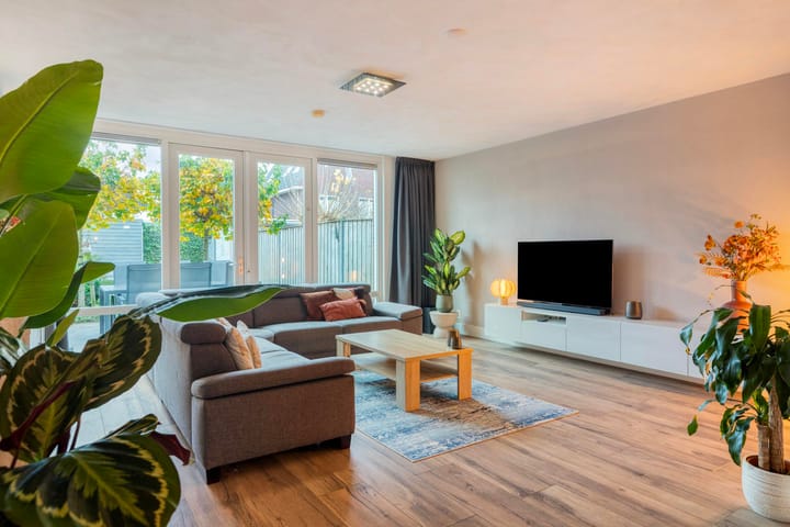 Photo 19 of Veenendaalstraat 151