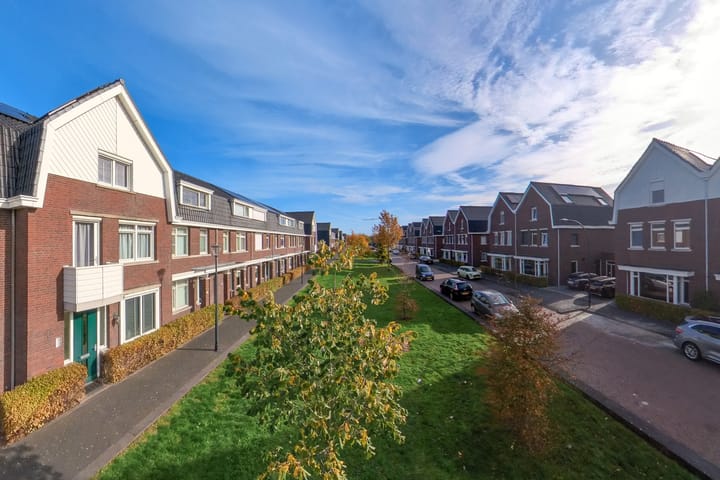 Photo 51 of Veenendaalstraat 151