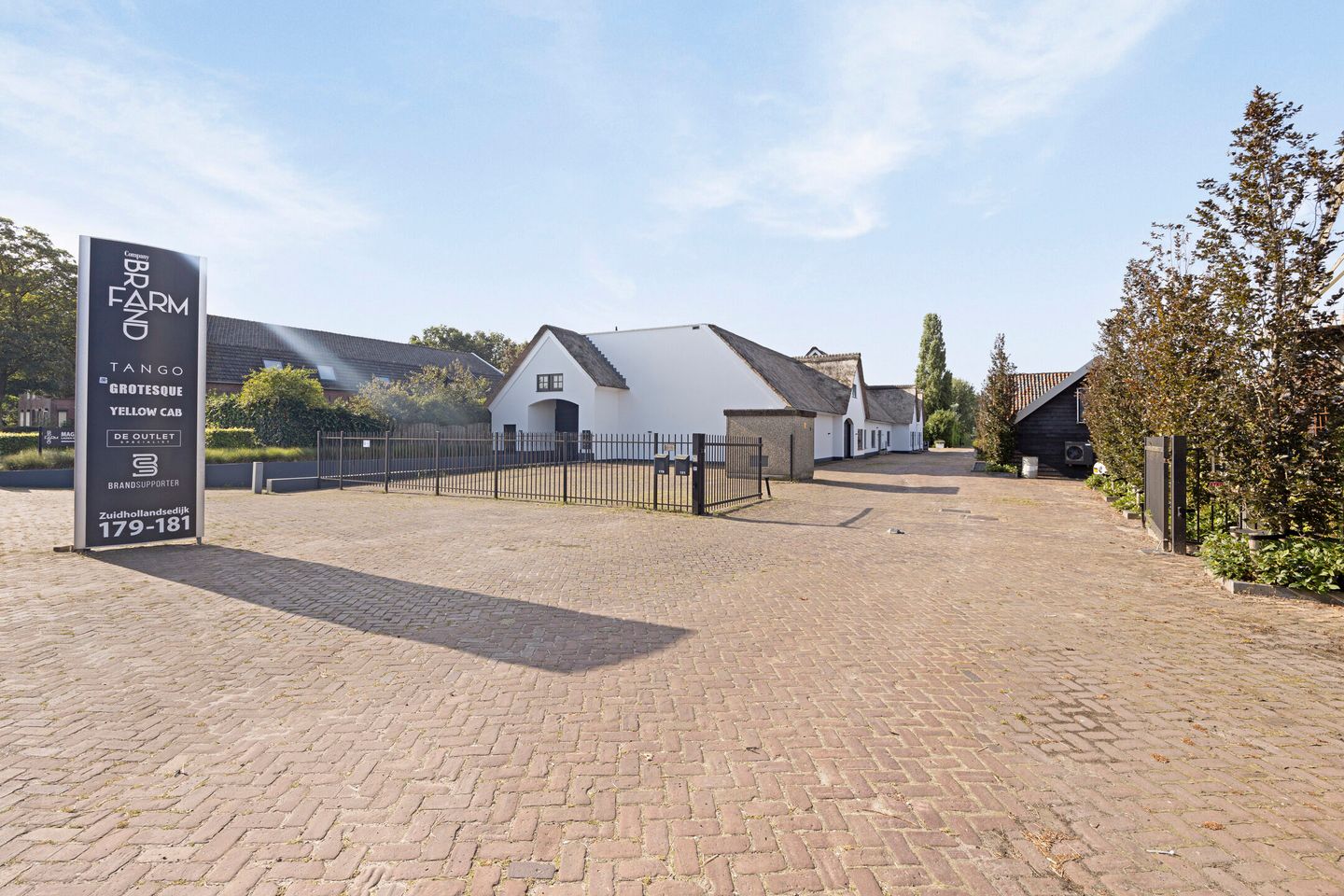 Bekijk foto 1 van Zuidhollandsedijk 181