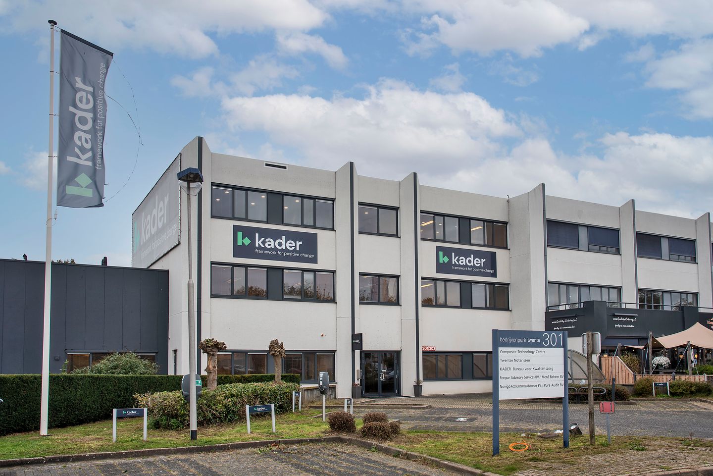 Bekijk foto 2 van Bedrijvenpark Twente 303
