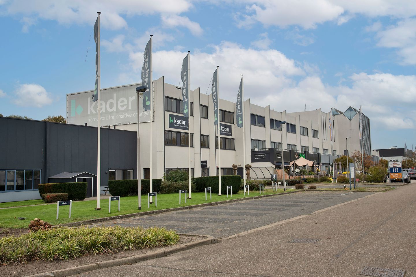 Bekijk foto 3 van Bedrijvenpark Twente 303