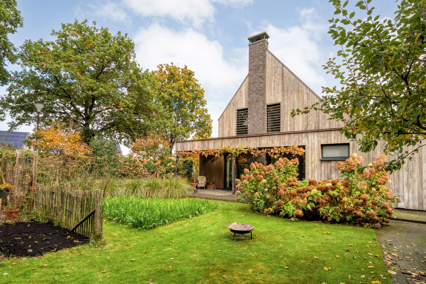 Photo 1 of Trechterbeker 29