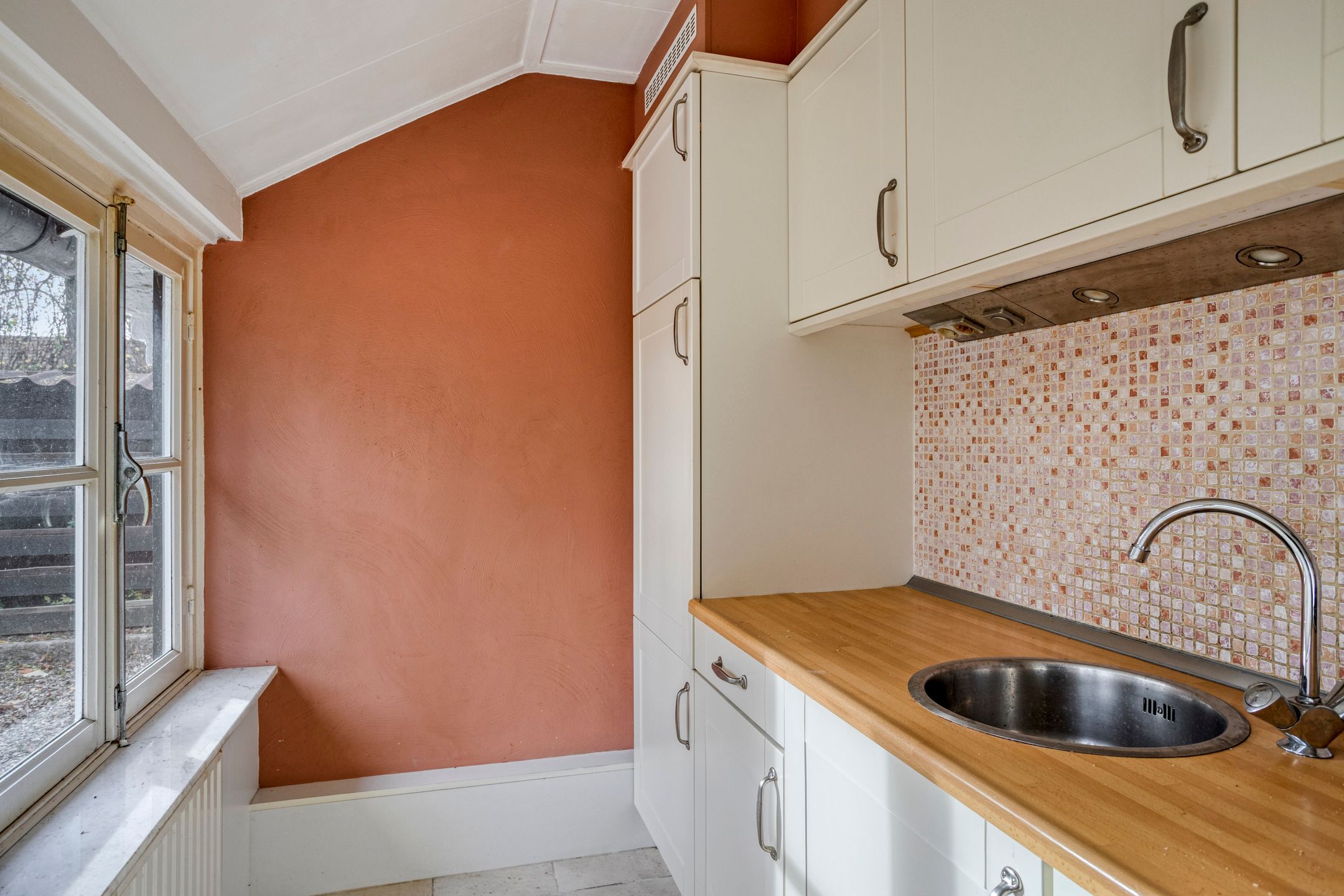 Photo 9 of Madoerastraat 7